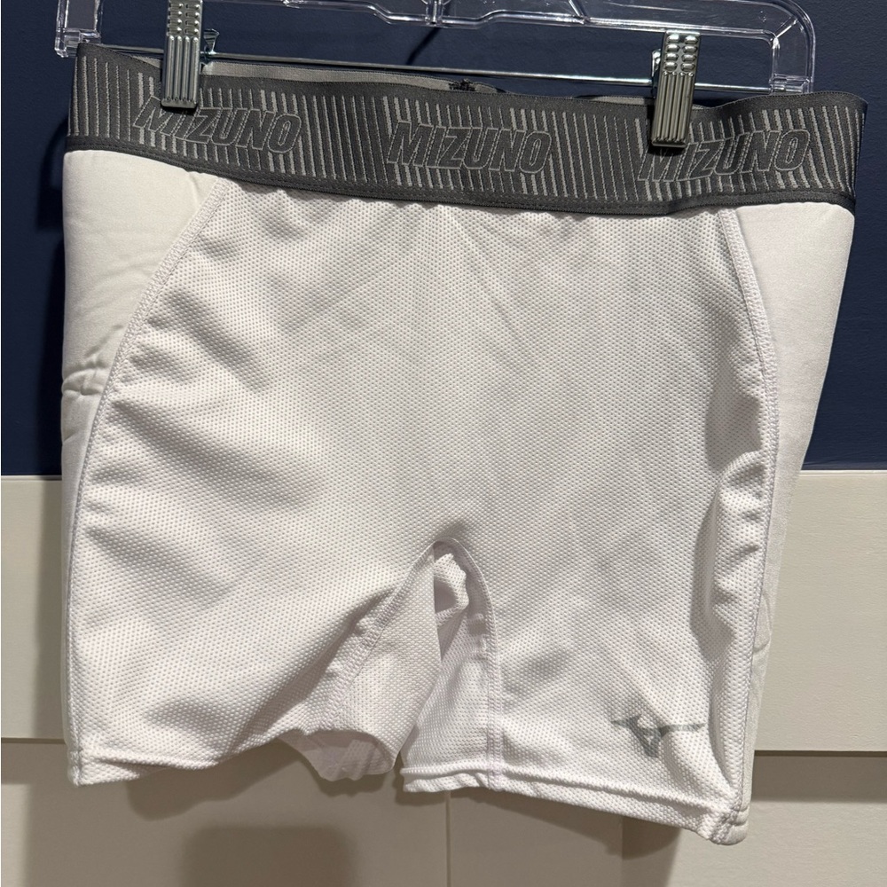 Mizuno White and Gray Women's Softball Sliding Shorts NWOT Size L